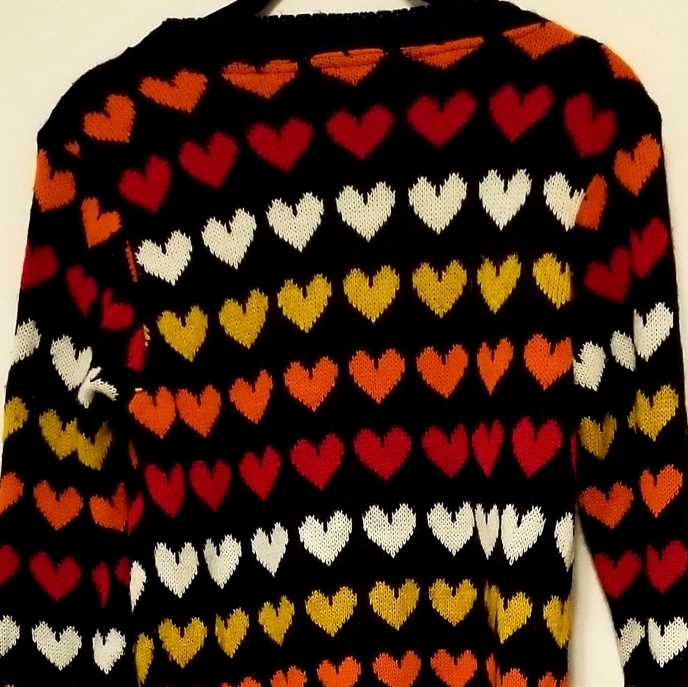 BRAND NEW Womens Heart Sweater